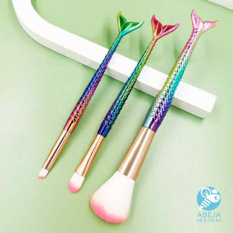 Set de 3 brochas para maquillaje cola de sirena Abeja Reina Perú