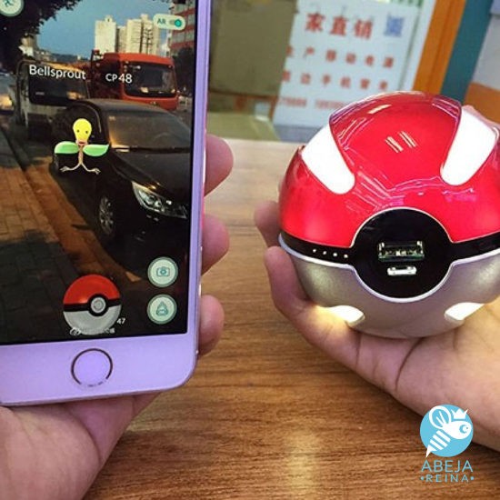 powerbank-pokebola2-550×550