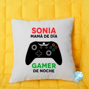 Cojín personalizado mamá de día, gamer de noche