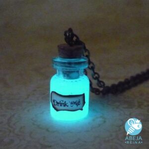 Collar Drink Me - brilla en la Oscuridad