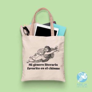 Bolso 'mi género literario favorito es el chisme'