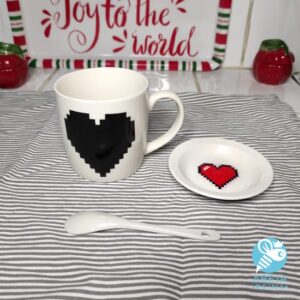 Taza mágica corazón pixel